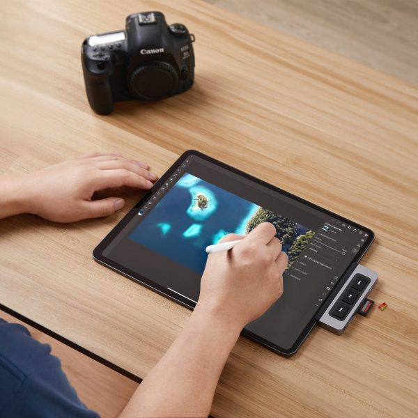 Second image of Cổng chuyển Ipad đa phương diện Hyperdrive Media 6-in-1 HDMI 4K/60Hz USB- Hub - HD449